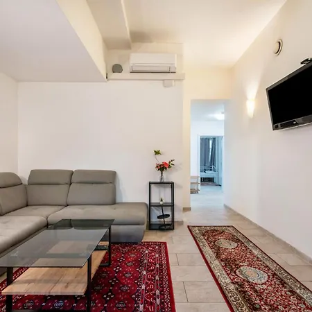 - Aldars 8 מינכן