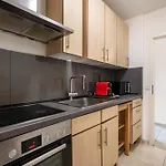 Aldars Urban Loft Suite No.8 Ξενοδοχείο με διαμερίσματα
