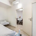 Aldars Urban Loft No.8 Aparthotel 3*