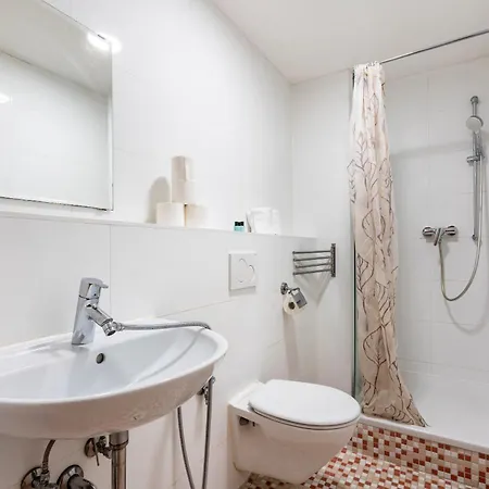 - Aldars 8 アパートホテル