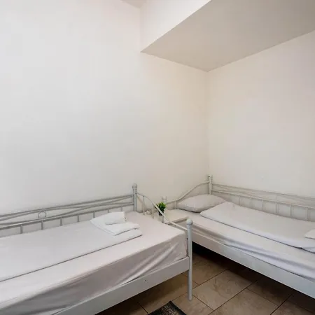 - Aldars 8 ミュンヘン